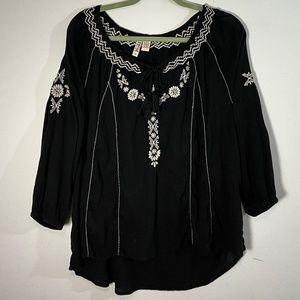 Mudd Embroidered Peasant Top - Large